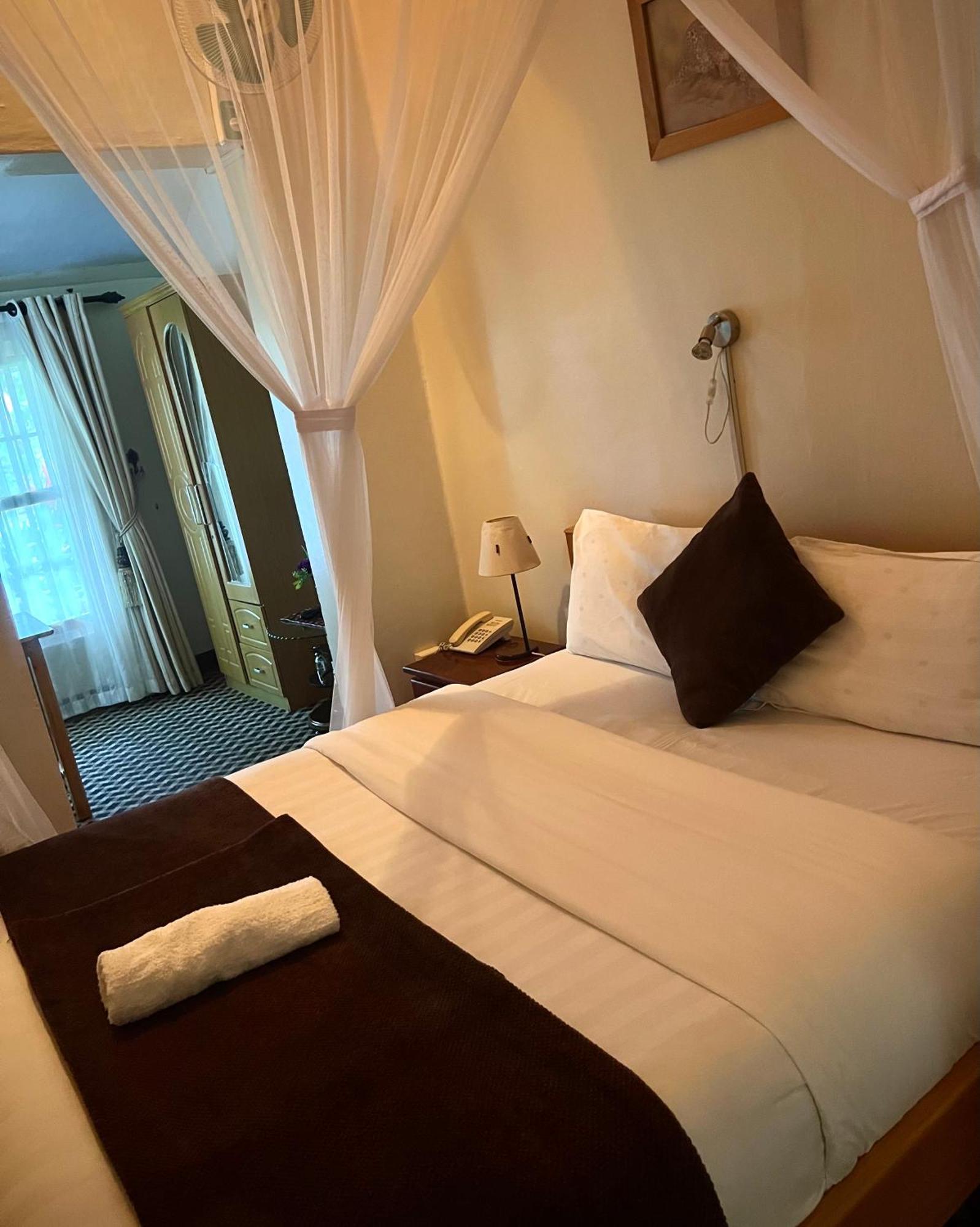 Sunset Hotel Entebbe Eksteriør bilde